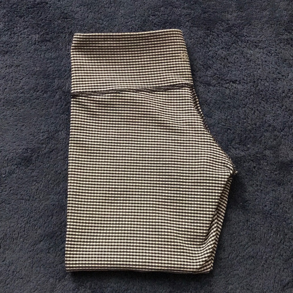 Lululemon size 4